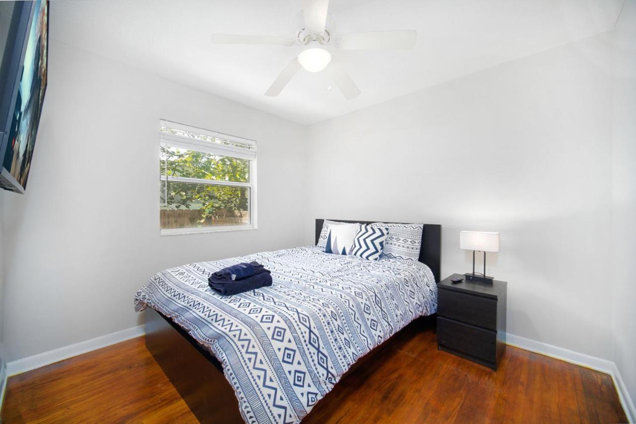 King Bedroom 2Bed1Bath Sleeps 4 Close To Town Center Downtown Beach Mayo Clinic 잭슨빌 외부 사진