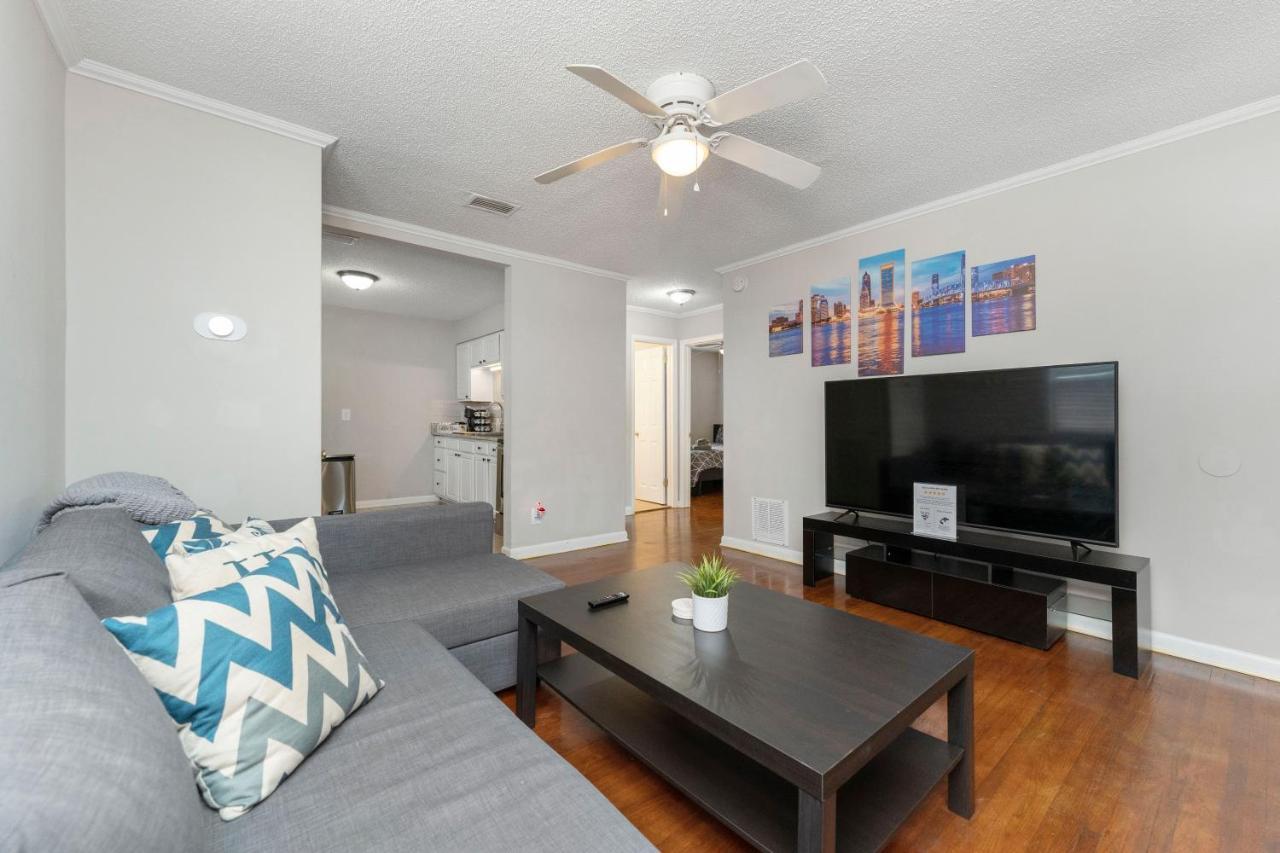 King Bedroom 2Bed1Bath Sleeps 4 Close To Town Center Downtown Beach Mayo Clinic 잭슨빌 외부 사진